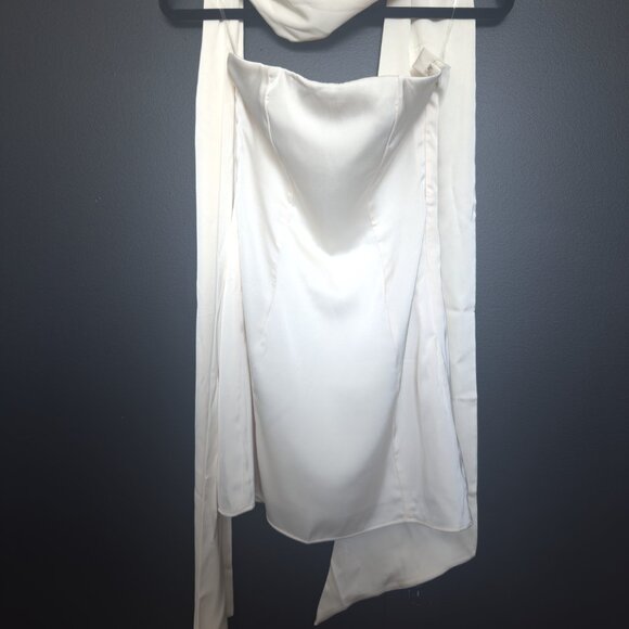 Oh Polly Camilla Strapless Mini with Scarf - Picture 3 of 4